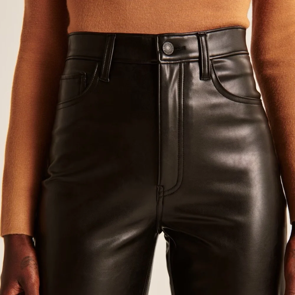 Abercrombie • ankle straight ultra high rise vegan faux leather pants sz 26 / 2S - Picture 4 of 7
